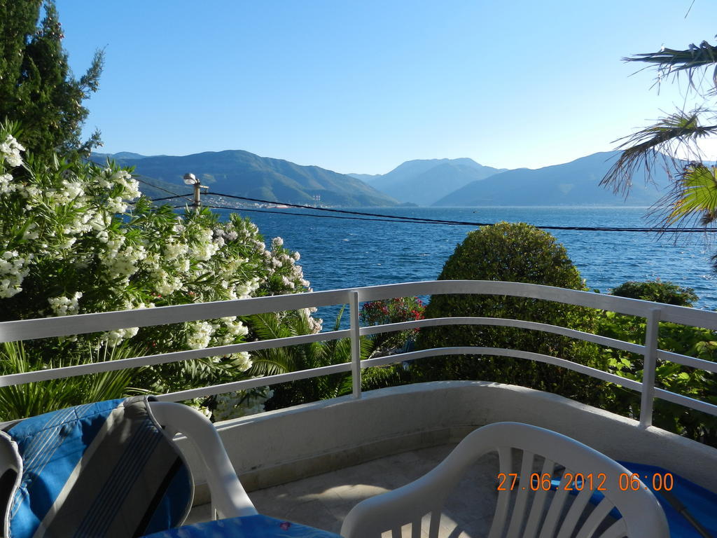 Apartments Sino More Tivat Pokoj fotografie