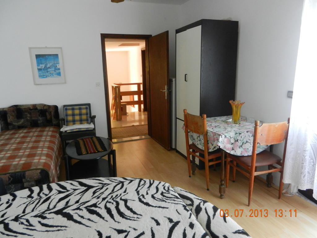 Apartments Sino More Tivat Pokoj fotografie
