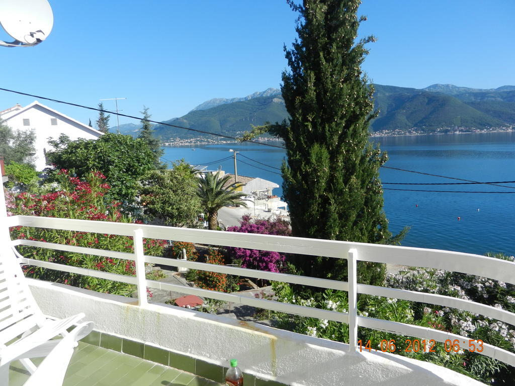Apartments Sino More Tivat Pokoj fotografie